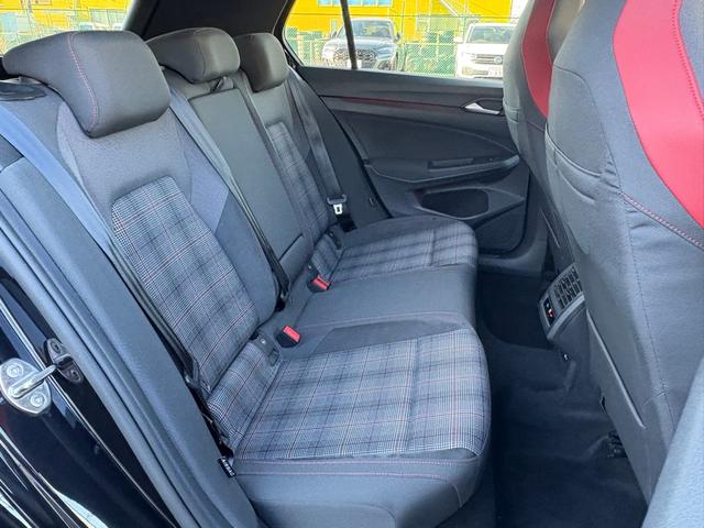 ゴルフＧＴＩ ベースグレード　ＩＱライト　ＡＣＣ　トラベルアシスト　デジタルメーター　ＡｐｐＣｏｎｎｅｃｔ　後方死角検知機能　シートヒーター　ワイヤレスチャージ　障害物センサー　バックカメラ　レーンアシスト　アンビエントライト（44枚目）