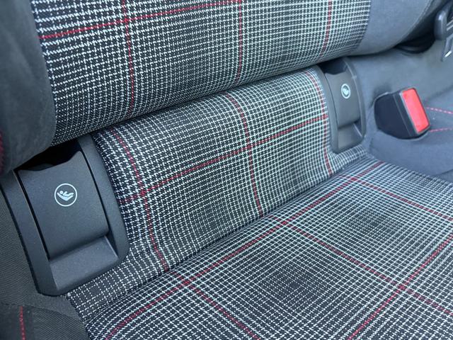 ゴルフＧＴＩ ベースグレード　ＩＱライト　ＡＣＣ　トラベルアシスト　デジタルメーター　ＡｐｐＣｏｎｎｅｃｔ　後方死角検知機能　シートヒーター　ワイヤレスチャージ　障害物センサー　バックカメラ　レーンアシスト　アンビエントライト（46枚目）