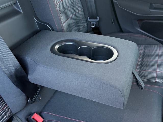 ゴルフＧＴＩ ベースグレード　ＩＱライト　ＡＣＣ　トラベルアシスト　デジタルメーター　ＡｐｐＣｏｎｎｅｃｔ　後方死角検知機能　シートヒーター　ワイヤレスチャージ　障害物センサー　バックカメラ　レーンアシスト　アンビエントライト（47枚目）