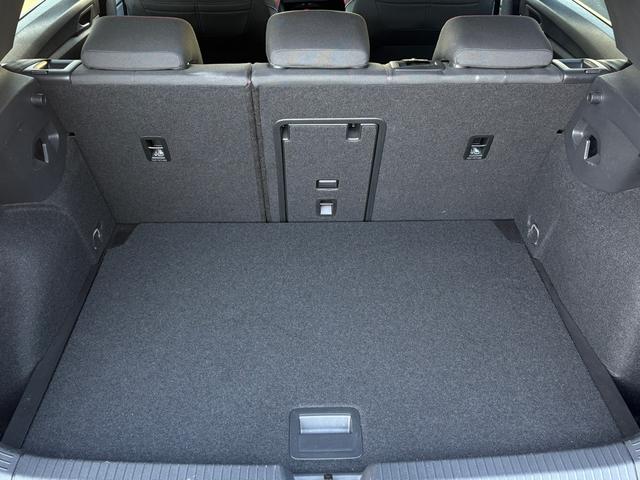 ゴルフＧＴＩ ベースグレード　ＩＱライト　ＡＣＣ　トラベルアシスト　デジタルメーター　ＡｐｐＣｏｎｎｅｃｔ　後方死角検知機能　シートヒーター　ワイヤレスチャージ　障害物センサー　バックカメラ　レーンアシスト　アンビエントライト（48枚目）