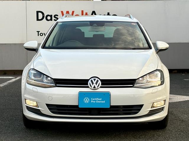 ゴルフヴァリアント ＴＳＩハイラインブルーモーションテクノロジー　アダプティブクルーズコントロールＡＣＣ　レーンアシスト　バックカメラ　パドルシフト　キセノンヘッドライト　Ｂｌｕｅｔｏｏｔｈ　スマートキー　純正ナビ　ＥＴＣ　ＣＤ／ＤＶＤ　ＩＳＯＦＩＸ　認定保証付（5枚目）