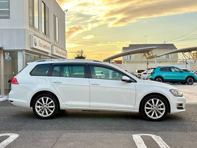 ゴルフヴァリアント ＴＳＩハイラインブルーモーションテクノロジー　アダプティブクルーズコントロールＡＣＣ　レーンアシスト　バックカメラ　パドルシフト　キセノンヘッドライト　Ｂｌｕｅｔｏｏｔｈ　スマートキー　純正ナビ　ＥＴＣ　ＣＤ／ＤＶＤ　ＩＳＯＦＩＸ　認定保証付（7枚目）