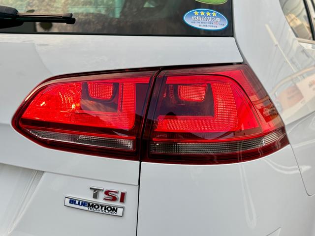 ゴルフヴァリアント ＴＳＩハイラインブルーモーションテクノロジー　アダプティブクルーズコントロールＡＣＣ　レーンアシスト　バックカメラ　パドルシフト　キセノンヘッドライト　Ｂｌｕｅｔｏｏｔｈ　スマートキー　純正ナビ　ＥＴＣ　ＣＤ／ＤＶＤ　ＩＳＯＦＩＸ　認定保証付（14枚目）