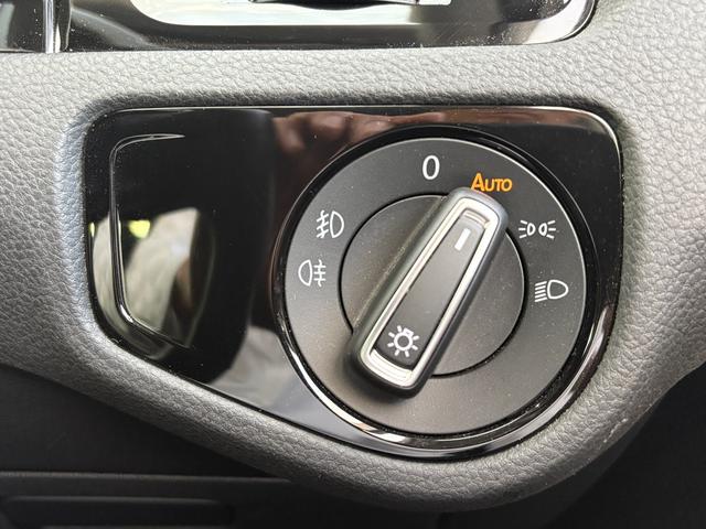 ゴルフヴァリアント ＴＳＩハイラインブルーモーションテクノロジー　アダプティブクルーズコントロールＡＣＣ　レーンアシスト　バックカメラ　パドルシフト　キセノンヘッドライト　Ｂｌｕｅｔｏｏｔｈ　スマートキー　純正ナビ　ＥＴＣ　ＣＤ／ＤＶＤ　ＩＳＯＦＩＸ　認定保証付（28枚目）