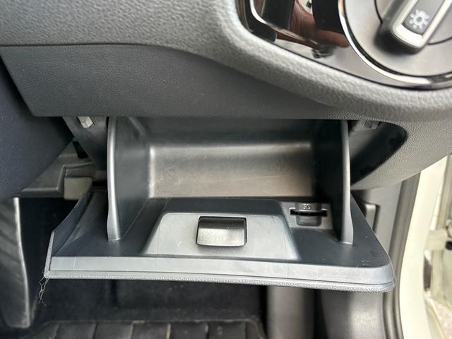 ゴルフヴァリアント ＴＳＩハイラインブルーモーションテクノロジー　アダプティブクルーズコントロールＡＣＣ　レーンアシスト　バックカメラ　パドルシフト　キセノンヘッドライト　Ｂｌｕｅｔｏｏｔｈ　スマートキー　純正ナビ　ＥＴＣ　ＣＤ／ＤＶＤ　ＩＳＯＦＩＸ　認定保証付（29枚目）