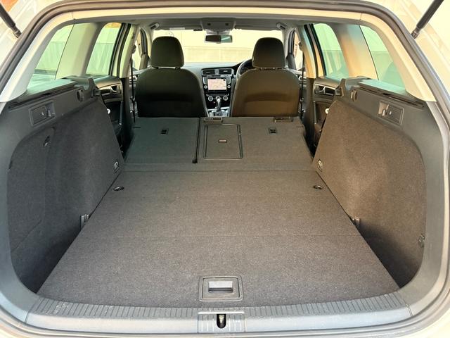 ゴルフヴァリアント ＴＳＩハイラインブルーモーションテクノロジー　アダプティブクルーズコントロールＡＣＣ　レーンアシスト　バックカメラ　パドルシフト　キセノンヘッドライト　Ｂｌｕｅｔｏｏｔｈ　スマートキー　純正ナビ　ＥＴＣ　ＣＤ／ＤＶＤ　ＩＳＯＦＩＸ　認定保証付（49枚目）