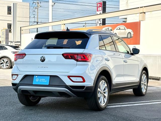 T-ロック TSI スタイル レザーシート マトリックスヘッドライト ACC トラベルアシスト レーンキープ デジタルメーター アップコネクト バックカメラ 障害物センサー 電動ゲート シートヒーター ブラックルーフ 認定保証付(8枚目)