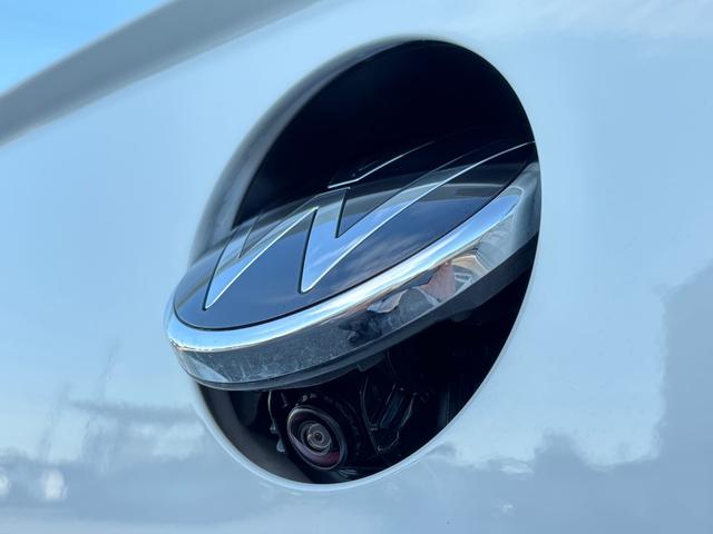 T-ロック TSI スタイル レザーシート マトリックスヘッドライト ACC トラベルアシスト レーンキープ デジタルメーター アップコネクト バックカメラ 障害物センサー 電動ゲート シートヒーター ブラックルーフ 認定保証付(15枚目)