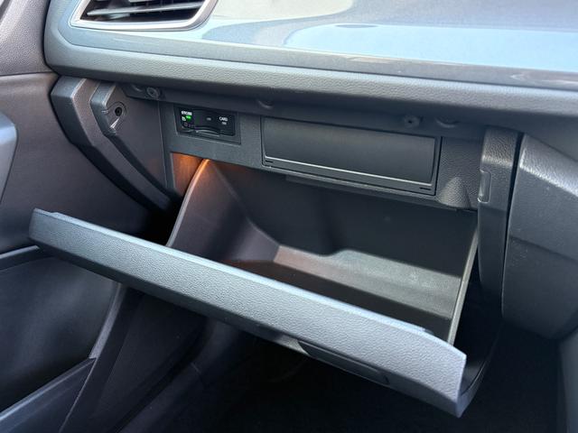 T-ロック TSI スタイル レザーシート マトリックスヘッドライト ACC トラベルアシスト レーンキープ デジタルメーター アップコネクト バックカメラ 障害物センサー 電動ゲート シートヒーター ブラックルーフ 認定保証付(38枚目)