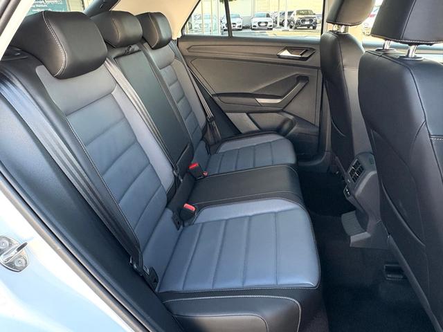 T-ロック TSI スタイル レザーシート マトリックスヘッドライト ACC トラベルアシスト レーンキープ デジタルメーター アップコネクト バックカメラ 障害物センサー 電動ゲート シートヒーター ブラックルーフ 認定保証付(42枚目)