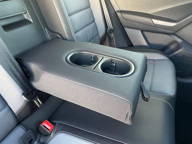 T-ロック TSI スタイル レザーシート マトリックスヘッドライト ACC トラベルアシスト レーンキープ デジタルメーター アップコネクト バックカメラ 障害物センサー 電動ゲート シートヒーター ブラックルーフ 認定保証付(45枚目)