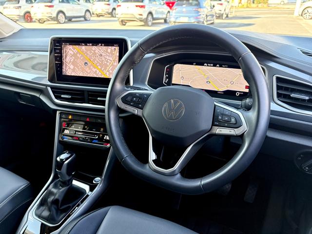 T-ロック TSI スタイル レザーシート マトリックスヘッドライト ACC トラベルアシスト レーンキープ デジタルメーター アップコネクト バックカメラ 障害物センサー 電動ゲート シートヒーター ブラックルーフ 認定保証付(50枚目)