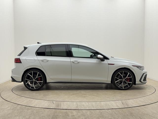 アフターサービスは全国のＶｏｌｋｓｗａｇｅｎ正規ディーラーで対応。遠方のお客様も安心してご購入いただけるよう、丁寧にサポートいたします。