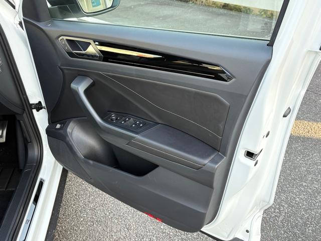 Ｔ－ロック ＴＤＩ　４モーション　Ｒライン　ブラックスタイル　ＩＱ．ＬＩＧＨＴ（18枚目）