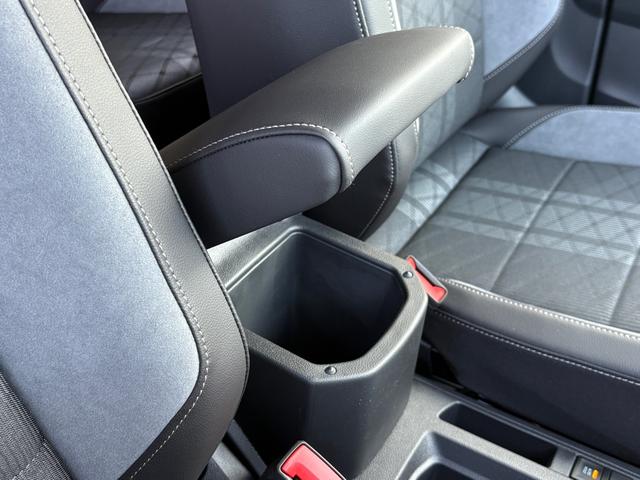 Ｔ－ロック ＴＤＩ　４モーション　Ｒライン　ブラックスタイル　ＩＱ．ＬＩＧＨＴ（39枚目）