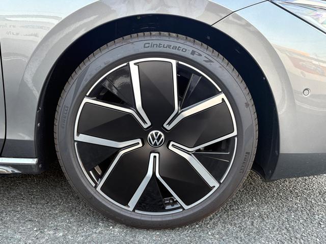 Ｒ-Ｌｉｎｅ専用１９インチアルミホイール（２３５／４０Ｒ１９：モビリティタイヤ）