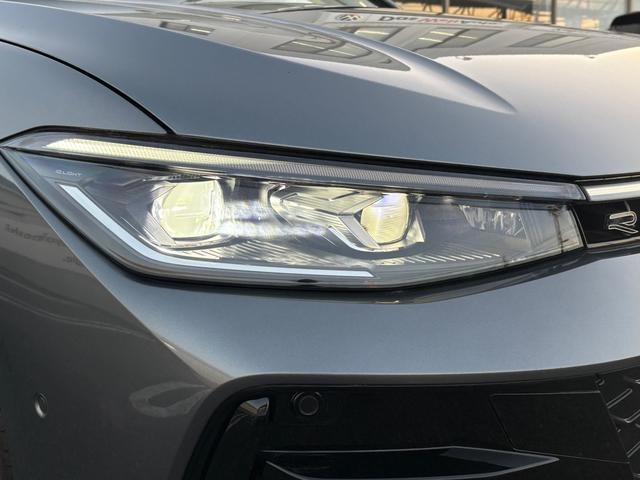 ＬＥＤマトリックスヘッドライト「ＩＱ．ＬＩＧＨＴ」フロントカメラで対向車や先行車を検知し、マトリックスモジュールに搭載されたＬＥＤを個別に制御することで最適な配光を実現。