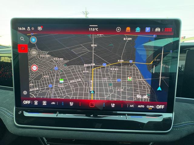 「Ｄｉｓｃｏｖｅｒ　Ｐｒｏ　ＭＡＸ」１５インチの大型タッチスクリーンを採用。シンプルで直感的な操作性と高い視認性を実現します。声で呼びかけるだけで多彩な機能を操作できる「ＩＤＡボイスアシスタント」機能