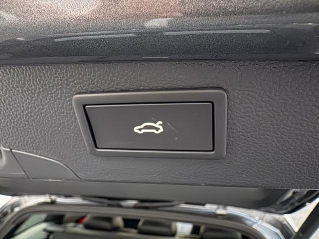 パワーテールゲートはキックモーション対応。開閉もスマート。