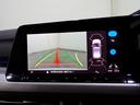 バックカメラ。ステアリング連動のガイドラインも表示され、安全な駐車をサポート。