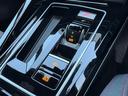 シフトレバーではなくスイッチを採用しています。これによりスタイリッシュなデザインだけでなく、コンソールを広くレイアウトすることができます。