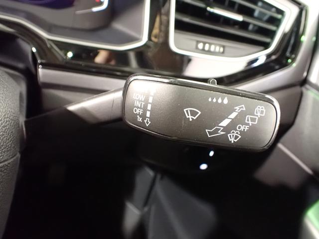 ポロ ＴＳＩスタイル　純正メモリーナビ　ブルートゥース　Ｂカメラ　ＥＴＣ２．０　ＬＥＤオートライト　インテリキー　アクティブインフォディスプレイ　アダクティブクルーズコントロール　レーンキープアシスト　純１６ＡＷ　禁煙車（20枚目）
