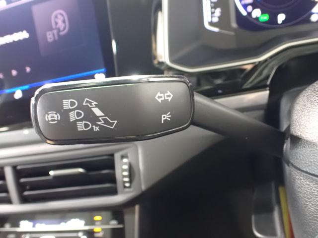 ポロ ＴＳＩスタイル　純正メモリーナビ　ブルートゥース　Ｂカメラ　ＥＴＣ２．０　ＬＥＤオートライト　インテリキー　アクティブインフォディスプレイ　アダクティブクルーズコントロール　レーンキープアシスト　純１６ＡＷ　禁煙車（21枚目）