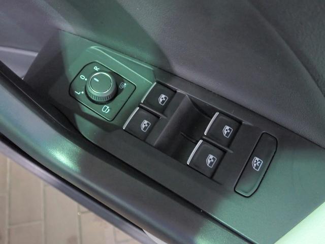 T-クロス TSI スタイル 純正メモリーナビ ブルートゥース Bカメラ ETC2.0 LEDオートライト インテリキー アダクティブクルーズ コンビシート シートヒーター ルーフレール 衝突軽減装置 ターボ 当社デモカー 禁煙車(24枚目)