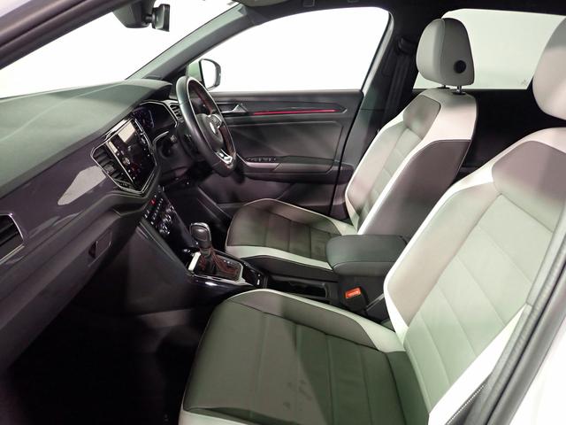 Ｔ－ロック ＴＤＩ　スポーツ　純正メモリーナビ　ブルートゥース　アップルカープレイ＆アンドロイドオート　Ｂカメラ　ＥＴＣ２．０　前後ドラレコ　ＬＥＤオートライト　革＆シートヒーター　パワーテールゲート　アダクティブクルーズ　禁煙車（23枚目）