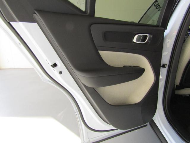 ＸＣ４０ ウルトラ　Ｂ４　ＡＷＤ　弊社試乗車　Ｇｏｏｇｌｅ搭載　前後シートヒーター　全車速追従クルーズコントロール　パイロットアシスト　３６０度ビューモニター（17枚目）