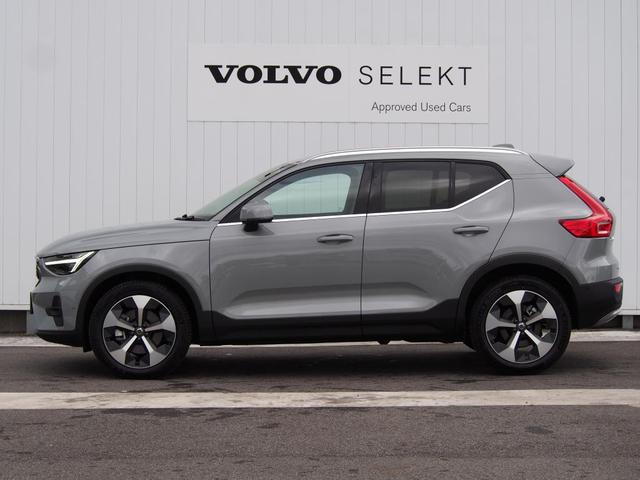 �ǎ��ȃX�J���W�i�r�A���f�U�C���ɑS�g���܂ꂽ�w�b�U�O�ɂ́A�T���߂Ȃ��玩�M�ɖ������A��R�Ƃ�����������������Ă��܂��B�`���̃e�[�������v�f�U�C���́A�ς�炸���S�ւ̂�����肪���ĂƂ�܂��B