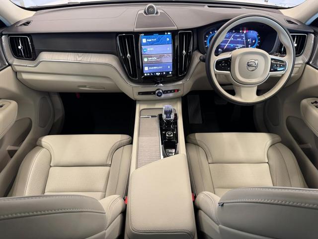 �{�^�����ɗ͍팸���A�Z���^�[�ɂX�C���`�p�l���𑕔��B�X�J���W�i�r�A���f�U�C���ɕ�܂ꂽ�V���v���ŗ��������̂���C���e���A�ł��B