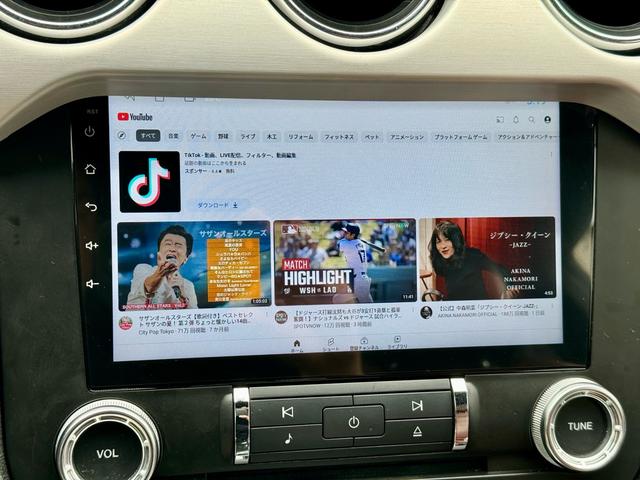 マスタング 　エコブーストプレミアム　アンドロイドナビ　Ｙｏｕｔｕｂｅ　Ｂｌｕｅｔｏｏｔｈ　ＢＣレーシング車高調　Ｂｏｒｌａ２本出しマフラー　２０インチＡＷ　ワイドトレッドスペーサー　シーケンシャルテール　茶レザー（24枚目）