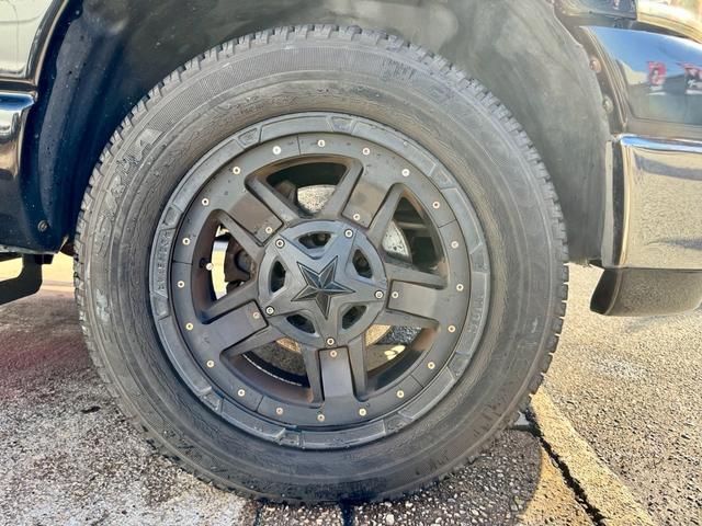 ダッジ・ラム ベースグレード　１５００ＳＬＴ　ベンチシート　デューリーマーカー　ＫＭＣ２０ＡＷ　ＡＴオーバーホール済み　社外ナビ　ＴＶ　バックカメラ　ＥＴＣ　レーダー（17枚目）