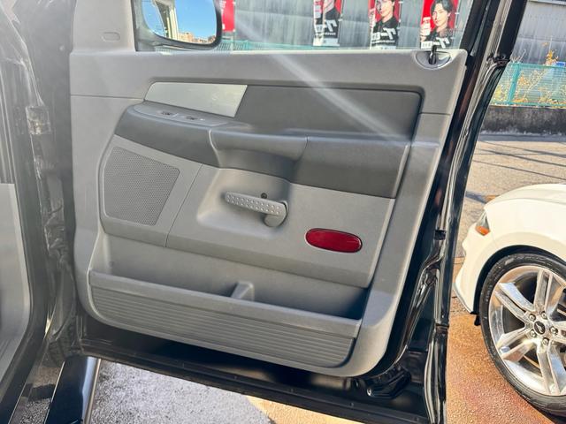 ダッジ・ラム ベースグレード　１５００ＳＬＴ　ベンチシート　デューリーマーカー　ＫＭＣ２０ＡＷ　ＡＴオーバーホール済み　社外ナビ　ＴＶ　バックカメラ　ＥＴＣ　レーダー（40枚目）