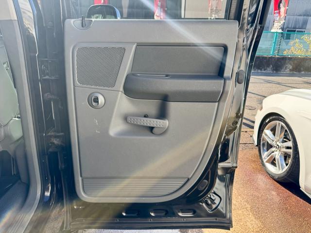 ダッジ・ラム ベースグレード　１５００ＳＬＴ　ベンチシート　デューリーマーカー　ＫＭＣ２０ＡＷ　ＡＴオーバーホール済み　社外ナビ　ＴＶ　バックカメラ　ＥＴＣ　レーダー（41枚目）