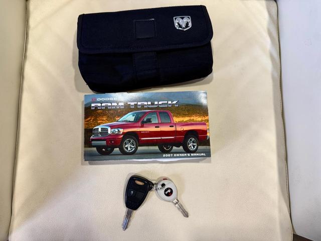 ダッジ・ラム ベースグレード　１５００ＳＬＴ　ベンチシート　デューリーマーカー　ＫＭＣ２０ＡＷ　ＡＴオーバーホール済み　社外ナビ　ＴＶ　バックカメラ　ＥＴＣ　レーダー（44枚目）