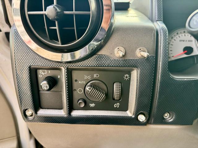 ハマーＨ２ ベースグレード　１ナンバー登録　リフトアップ　カロッツェリアナビ　ＥＴＣ　フルセグＴＶ　　ＸＤホイール＆２０インチＭＴタイヤ　バンパーガード　ＬＥＤウィンカー　ユーザー買取車（21枚目）