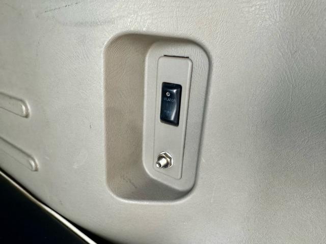 ハマーＨ２ ベースグレード　１ナンバー登録　リフトアップ　カロッツェリアナビ　ＥＴＣ　フルセグＴＶ　　ＸＤホイール＆２０インチＭＴタイヤ　バンパーガード　ＬＥＤウィンカー　ユーザー買取車（28枚目）