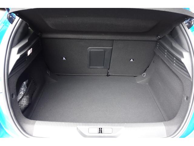 ３０８ ＧＴ　ブルーＨＤｉ　認定中古車保証２０２７年１月　純正ナビ　ドラレコ　ＥＴＣ　自動軽減ブレーキ　ＬＥＤヘッドライト　バックカメラ　カープレイ＆アンドロイドオート（13枚目）