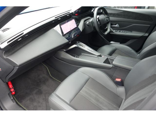 ３０８ ＧＴ　ブルーＨＤｉ　認定中古車保証２０２７年１月　純正ナビ　ドラレコ　ＥＴＣ　自動軽減ブレーキ　ＬＥＤヘッドライト　バックカメラ　カープレイ＆アンドロイドオート（14枚目）