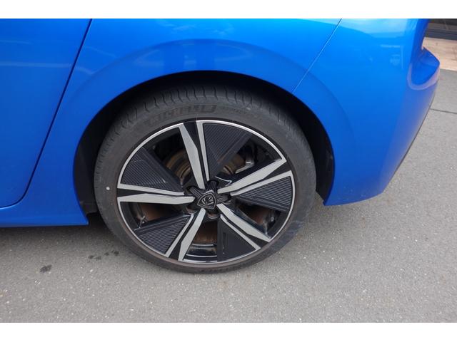３０８ ＧＴ　ブルーＨＤｉ　認定中古車保証２０２７年１月　純正ナビ　ドラレコ　ＥＴＣ　自動軽減ブレーキ　ＬＥＤヘッドライト　バックカメラ　カープレイ＆アンドロイドオート（15枚目）