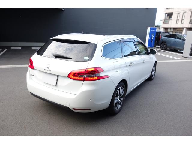 308 SW テックパックエディション ブルーHDi 認定中古車保証1年 ガラスルーフ 純正ナビ 地デジ ドラレコ ETC 自動軽減ブレーキ LEDヘッドライト バックカメラ カープレイ&アンドロイドオート(14枚目)