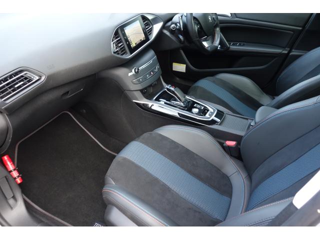 308 SW テックパックエディション ブルーHDi 認定中古車保証1年 ガラスルーフ 純正ナビ 地デジ ドラレコ ETC 自動軽減ブレーキ LEDヘッドライト バックカメラ カープレイ&アンドロイドオート(17枚目)