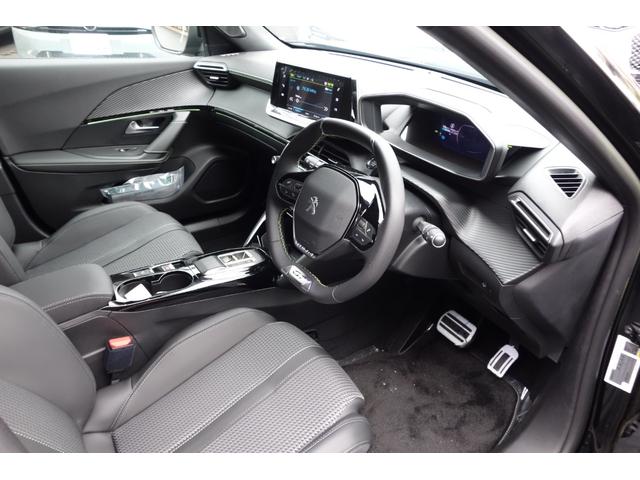 ｅ－２００８ ＧＴ　新車保証２０２８年３月　サンルーフ　自動軽減ブレーキ　ＬＥＤヘッドライト　バックカメラ　カープレイ＆アンドロイドオート（4枚目）