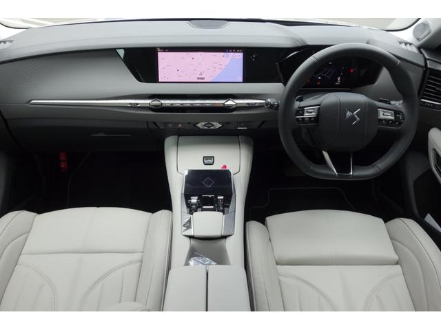 DS4 エスプリ・ド・ヴォヤージュ ピュアテック 新車保証2027年6月まで サンルーフ ドラレコ ETC 純正ナビ 自動軽減ブレーキ LEDヘッドライト バックカメラ カープレイ&アンドロイドオート ACC 電動テールゲート(5枚目)