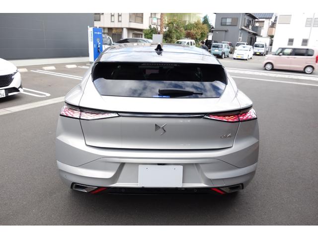 DS4 エスプリ・ド・ヴォヤージュ ピュアテック 新車保証2027年6月まで サンルーフ ドラレコ ETC 純正ナビ 自動軽減ブレーキ LEDヘッドライト バックカメラ カープレイ&アンドロイドオート ACC 電動テールゲート(12枚目)