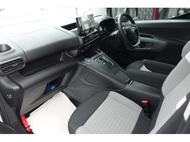 ベルランゴ ロング マックス ブルーHDi 新車保証2028年5月 ETC ガラスルーフ 自動軽減ブレーキ LEDヘッドライト バックカメラ ACC 障害物センサー(13枚目)