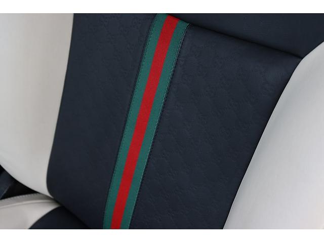 バイ　グッチ　３００台限定　専用ＧＧホイール　Ｇｕｃｃｉロゴ　フラウレザーツートンシート　ドアシルプレート　ツートンレザーステアリング　キセノンヘッドライト　リアコーナーセンサー　ＥＴＣ　社外ナビ(31枚目)