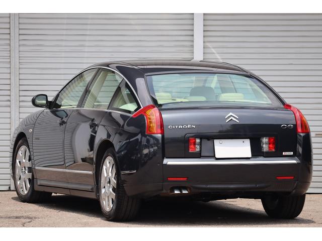 Ｃ６ エクスクルーシブ　整備記録簿　タッチパネル式社外ナビ　ＴＶ　グリフルミナトール　ベージュインテリア　パワーシート　ＨＵＤ　クルーズコントロール　キーレス　純正１８インチＡＷ（2枚目）